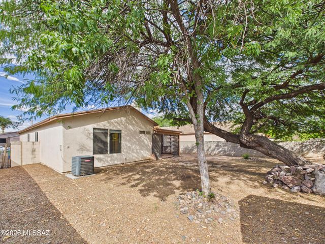 10096 Desert Valley Place, Tucson, AZ 85747