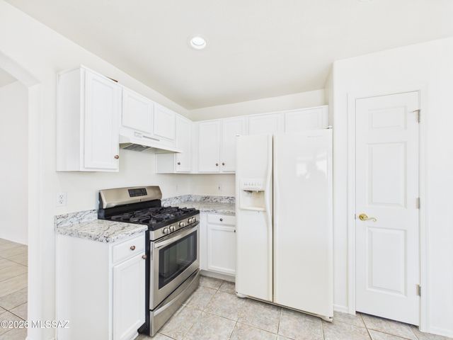 10096 Desert Valley Place, Tucson, AZ 85747