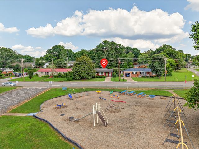 917 2nd Ave, Fayetteville, TN 37334