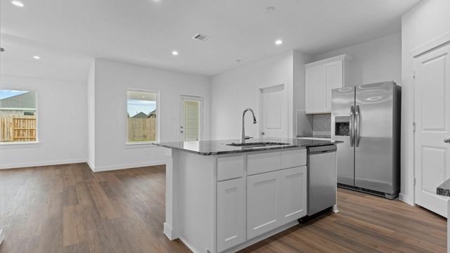 1040 River Coral, Alvin, TX 77511