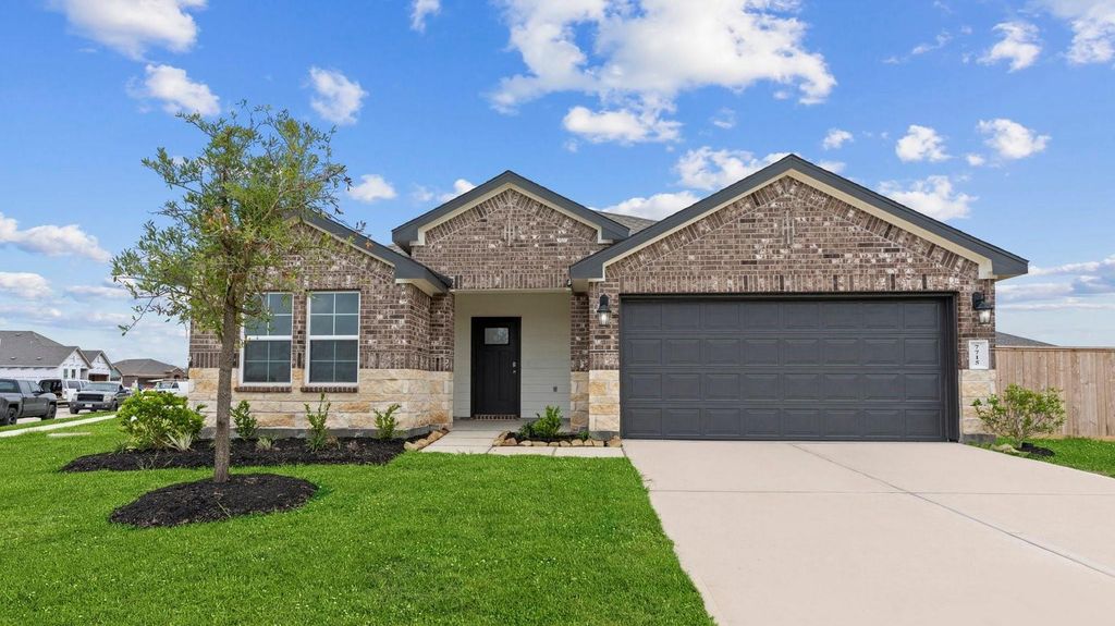 1040 River Coral, Alvin, TX 77511