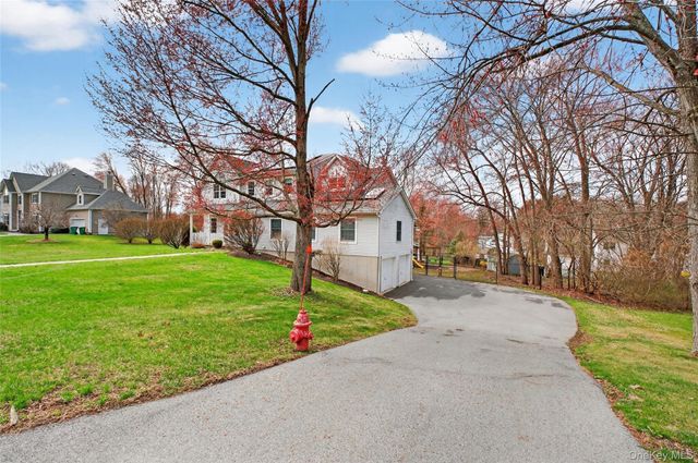 24 Coachlight Drive, Poughkeepsie, NY 12603