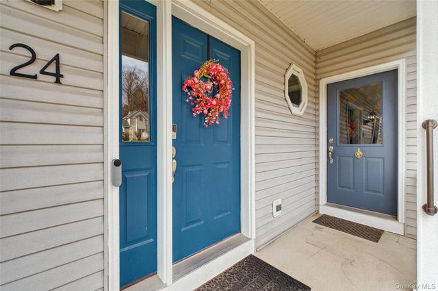24 Coachlight Drive, Poughkeepsie, NY 12603