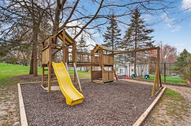 24 Coachlight Drive, Poughkeepsie, NY 12603