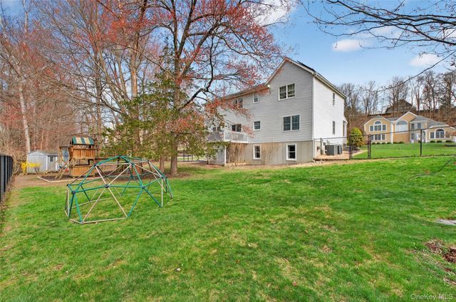 24 Coachlight Drive, Poughkeepsie, NY 12603