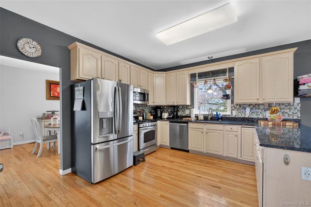 24 Coachlight Drive, Poughkeepsie, NY 12603