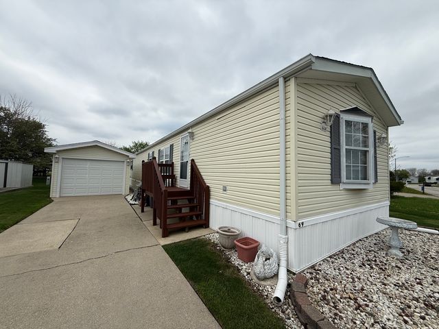 69 MEADOWLARK Lane, Beecher, IL 60401