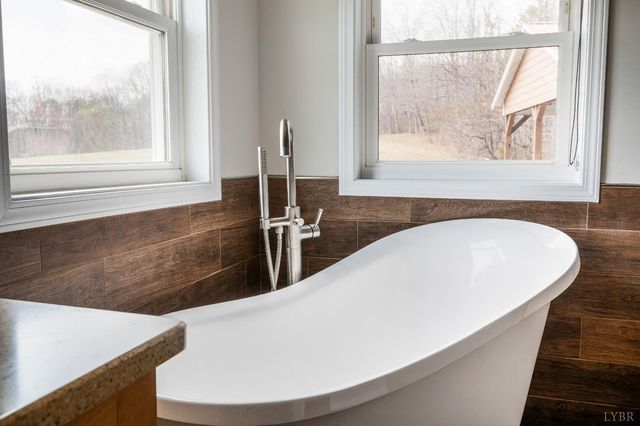 4072 Red Oak School Road, Concord, VA 24538