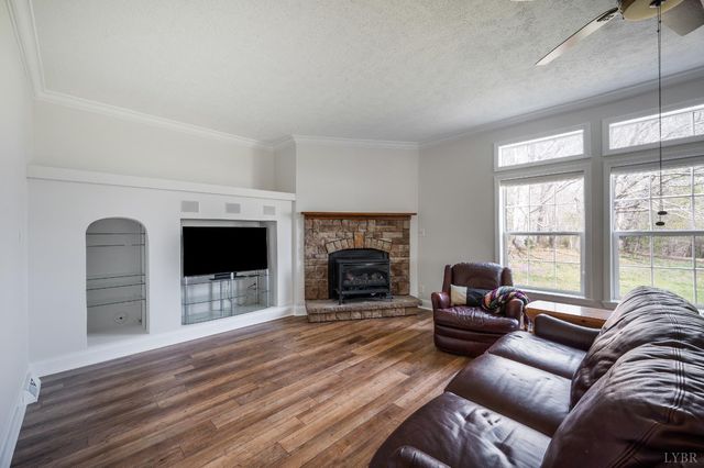 4072 Red Oak School Road, Concord, VA 24538