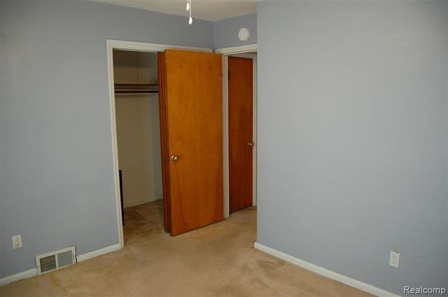 2610 Detroit Street, Dearborn, MI 48124