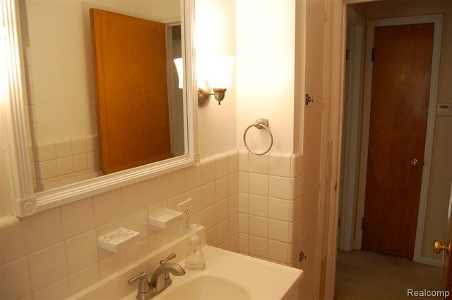 2610 Detroit Street, Dearborn, MI 48124