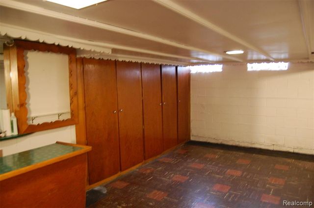 2610 Detroit Street, Dearborn, MI 48124