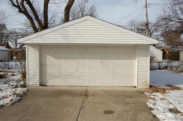 2610 Detroit Street, Dearborn, MI 48124