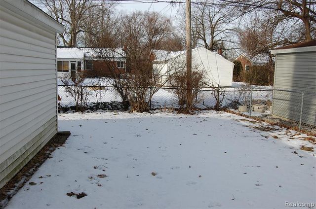 2610 Detroit Street, Dearborn, MI 48124