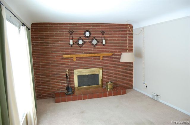 2610 Detroit Street, Dearborn, MI 48124