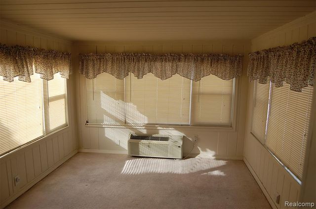 2610 Detroit Street, Dearborn, MI 48124