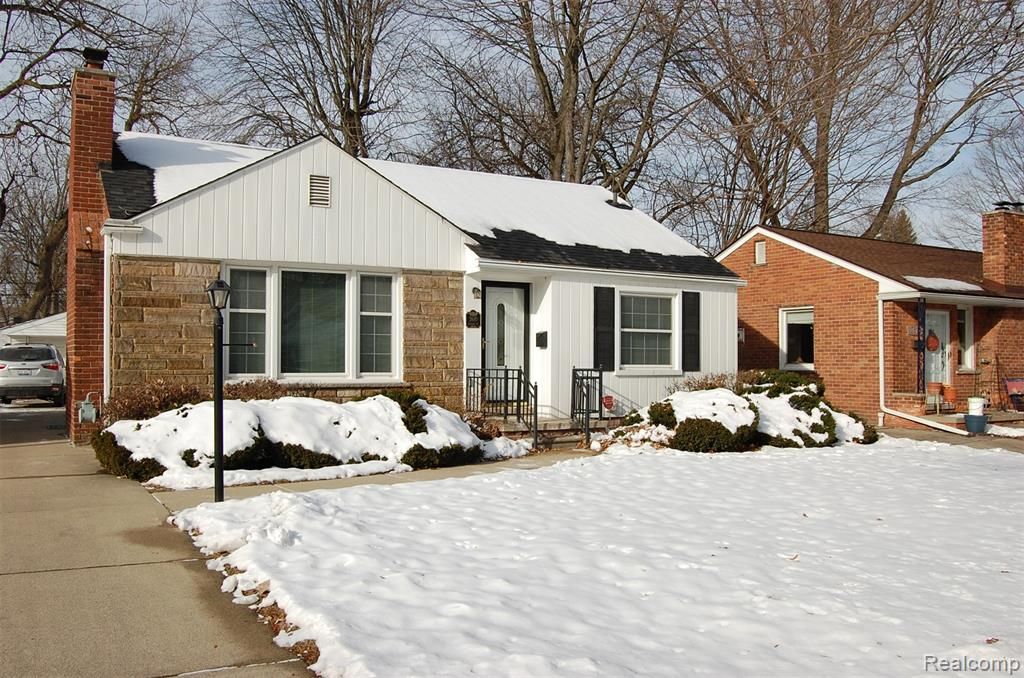 2610 Detroit Street, Dearborn, MI 48124