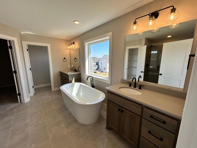 4097 Arbor Drive, Woodbury, MN 55129