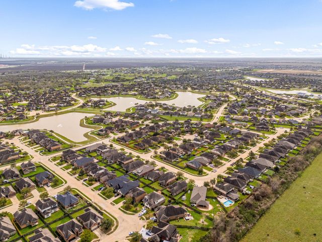 9207 Gilbert Hollow Drive, Rosenberg, TX 77469