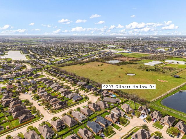 9207 Gilbert Hollow Drive, Rosenberg, TX 77469