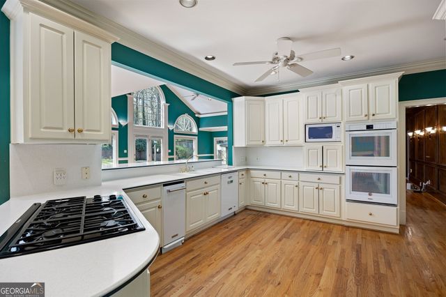 180 Churchill Drive, Atlanta, GA 30350