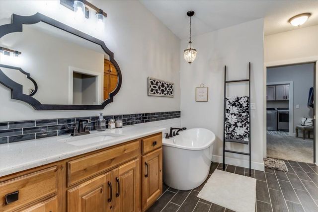 4015 N Solano Ct, Wichita, KS 67205