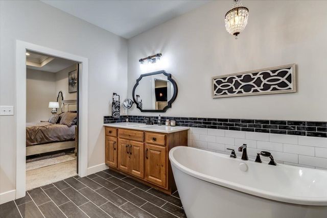 4015 N Solano Ct, Wichita, KS 67205