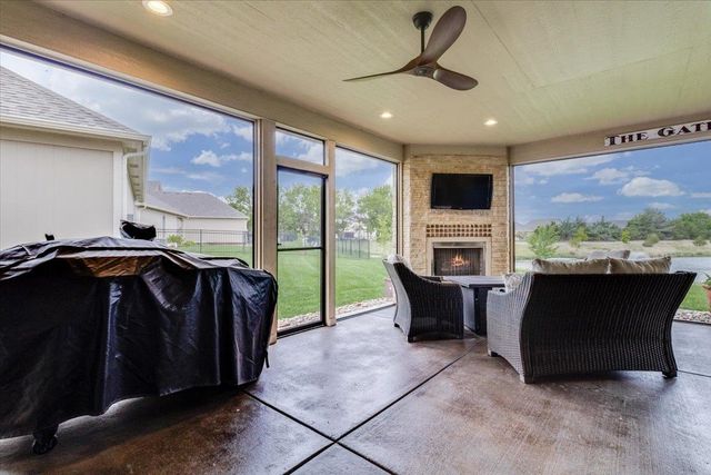 4015 N Solano Ct, Wichita, KS 67205