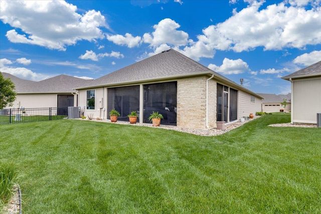 4015 N Solano Ct, Wichita, KS 67205