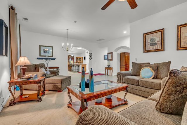 1817 W Picadilly Lane, Hanford, CA 93230