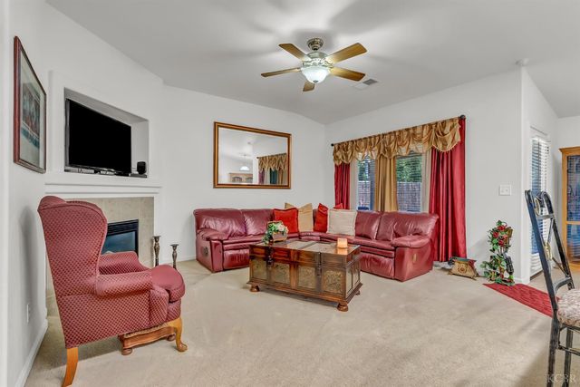 1817 W Picadilly Lane, Hanford, CA 93230