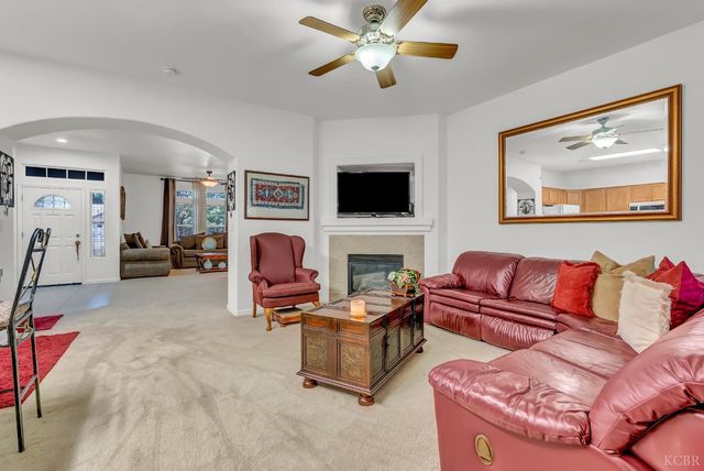 1817 W Picadilly Lane, Hanford, CA 93230