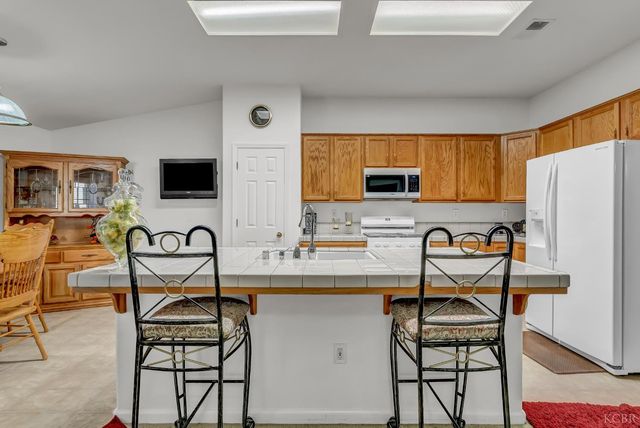 1817 W Picadilly Lane, Hanford, CA 93230