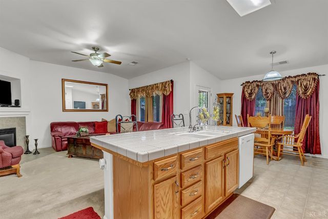 1817 W Picadilly Lane, Hanford, CA 93230