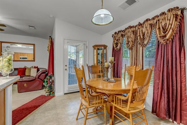 1817 W Picadilly Lane, Hanford, CA 93230