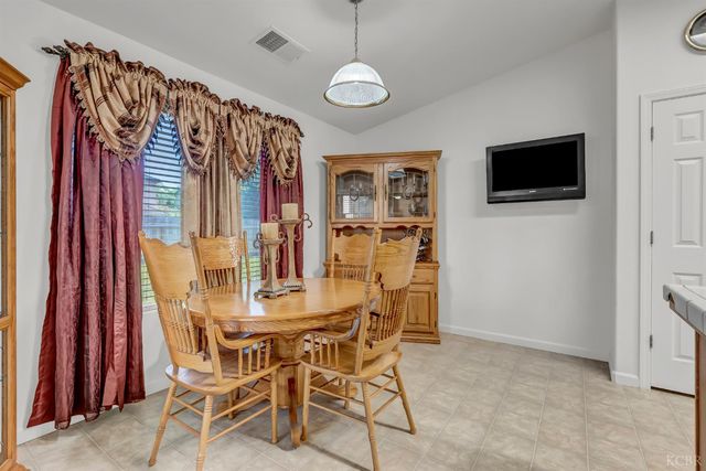 1817 W Picadilly Lane, Hanford, CA 93230