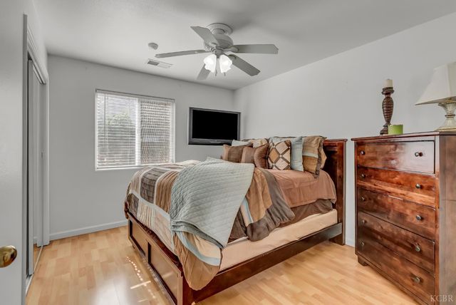 1817 W Picadilly Lane, Hanford, CA 93230
