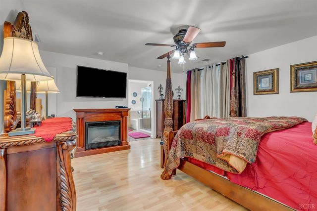 1817 W Picadilly Lane, Hanford, CA 93230