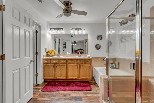1817 W Picadilly Lane, Hanford, CA 93230