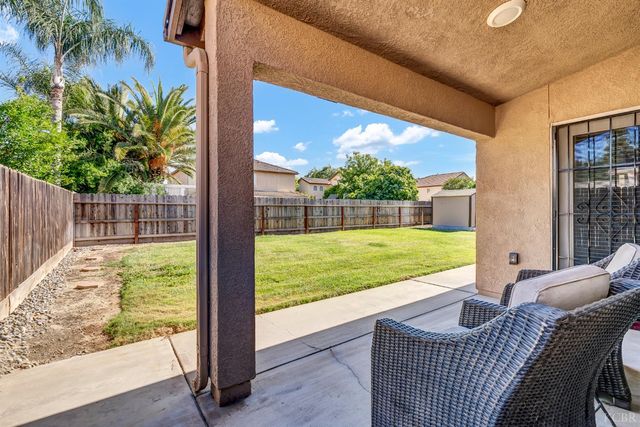 1817 W Picadilly Lane, Hanford, CA 93230