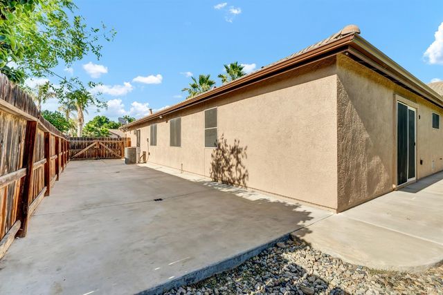 1817 W Picadilly Lane, Hanford, CA 93230