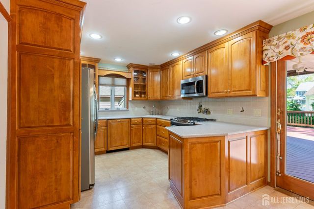241 Fernhead Avenue, Monroe, NJ 08831
