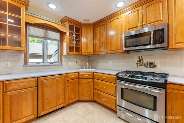241 Fernhead Avenue, Monroe, NJ 08831