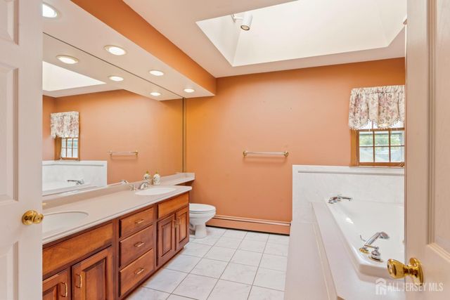 241 Fernhead Avenue, Monroe, NJ 08831