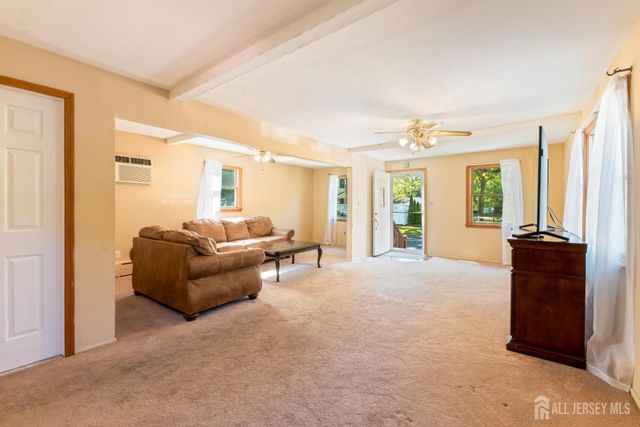 241 Fernhead Avenue, Monroe, NJ 08831
