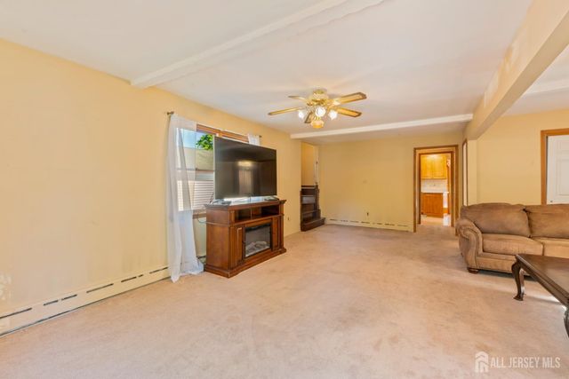 241 Fernhead Avenue, Monroe, NJ 08831