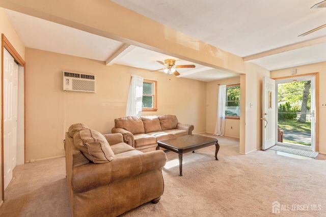241 Fernhead Avenue, Monroe, NJ 08831