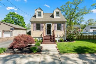 241 Fernhead Avenue, Monroe, NJ 08831