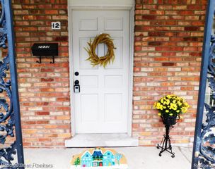 2332 W 14 Mile Road, Royal Oak, MI 48073