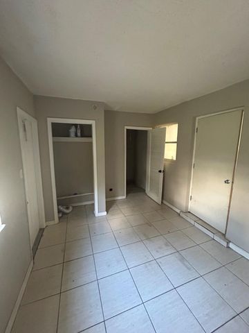 5405 NW 17th Ct 0, Lauderhill, FL 33313